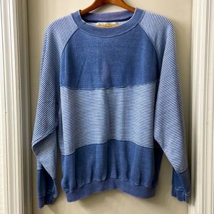 Vintage pull over 💙